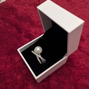 Elegant Silver Pearl Ring